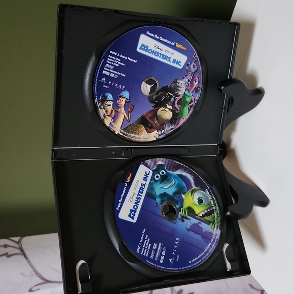 Disney's Pixar Monsters Inc Collector's Edition 2 disc DVD - Picture 3 of 4